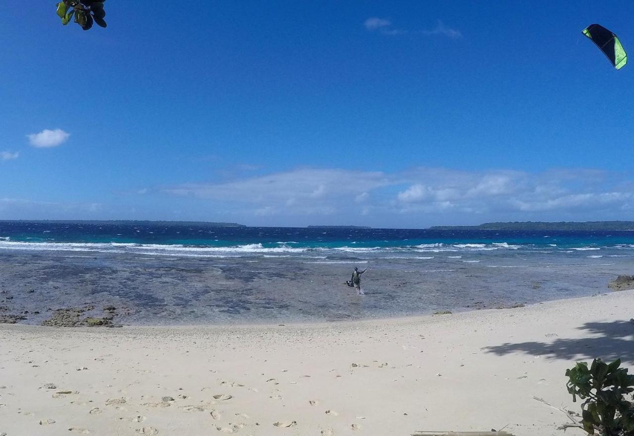 Aore Breeze Luganville Buitenkant foto