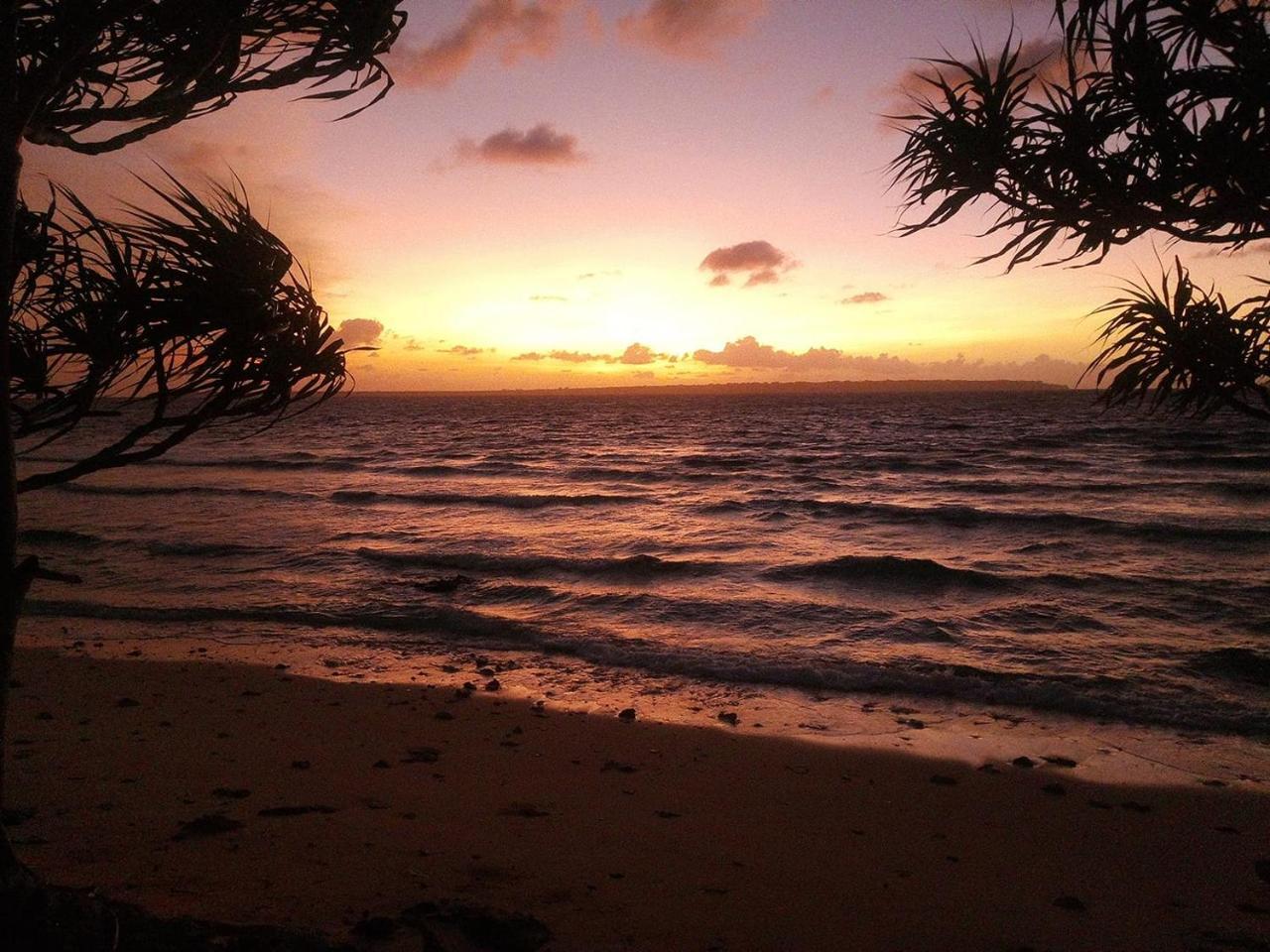 Aore Breeze Luganville Buitenkant foto