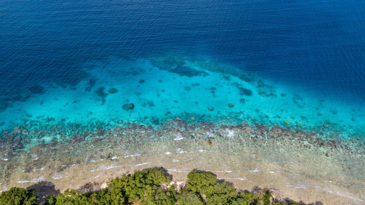 Aore Breeze Luganville Buitenkant foto