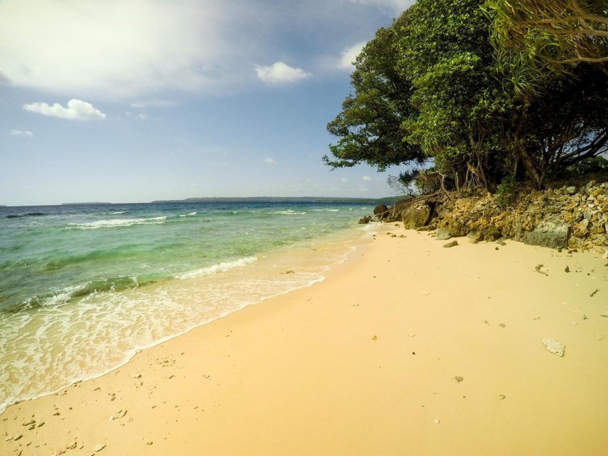 Aore Breeze Luganville Buitenkant foto